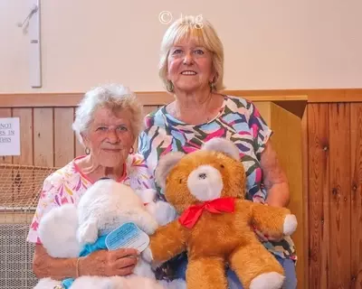 Even the teddy bears are smiling!